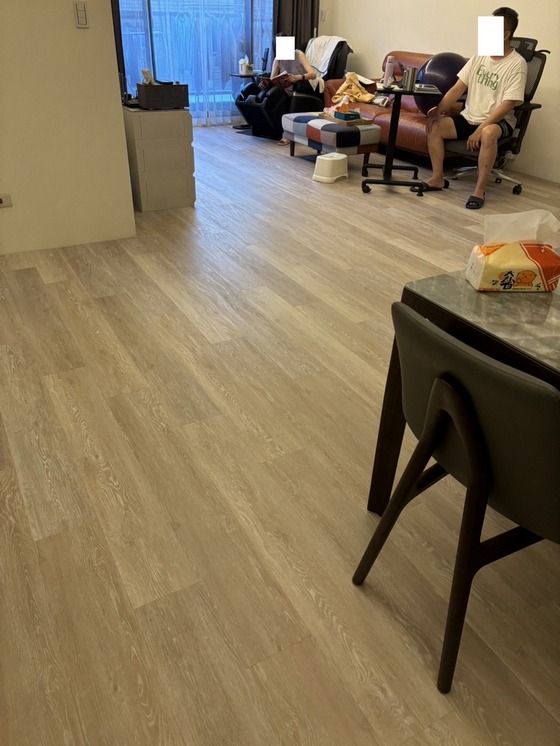 台中木地板-客廳鋪木地板